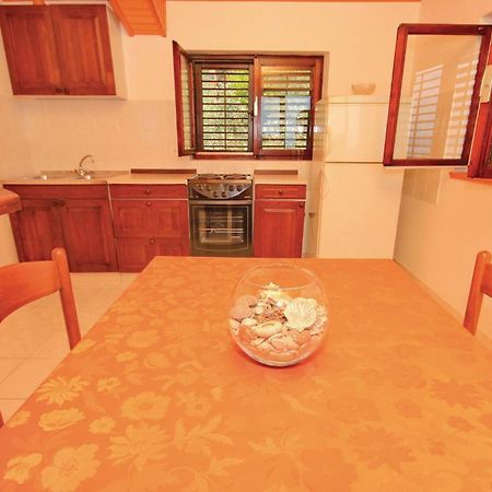 Gorgeous Apartment In Prigradica With Kitchen 외부 사진