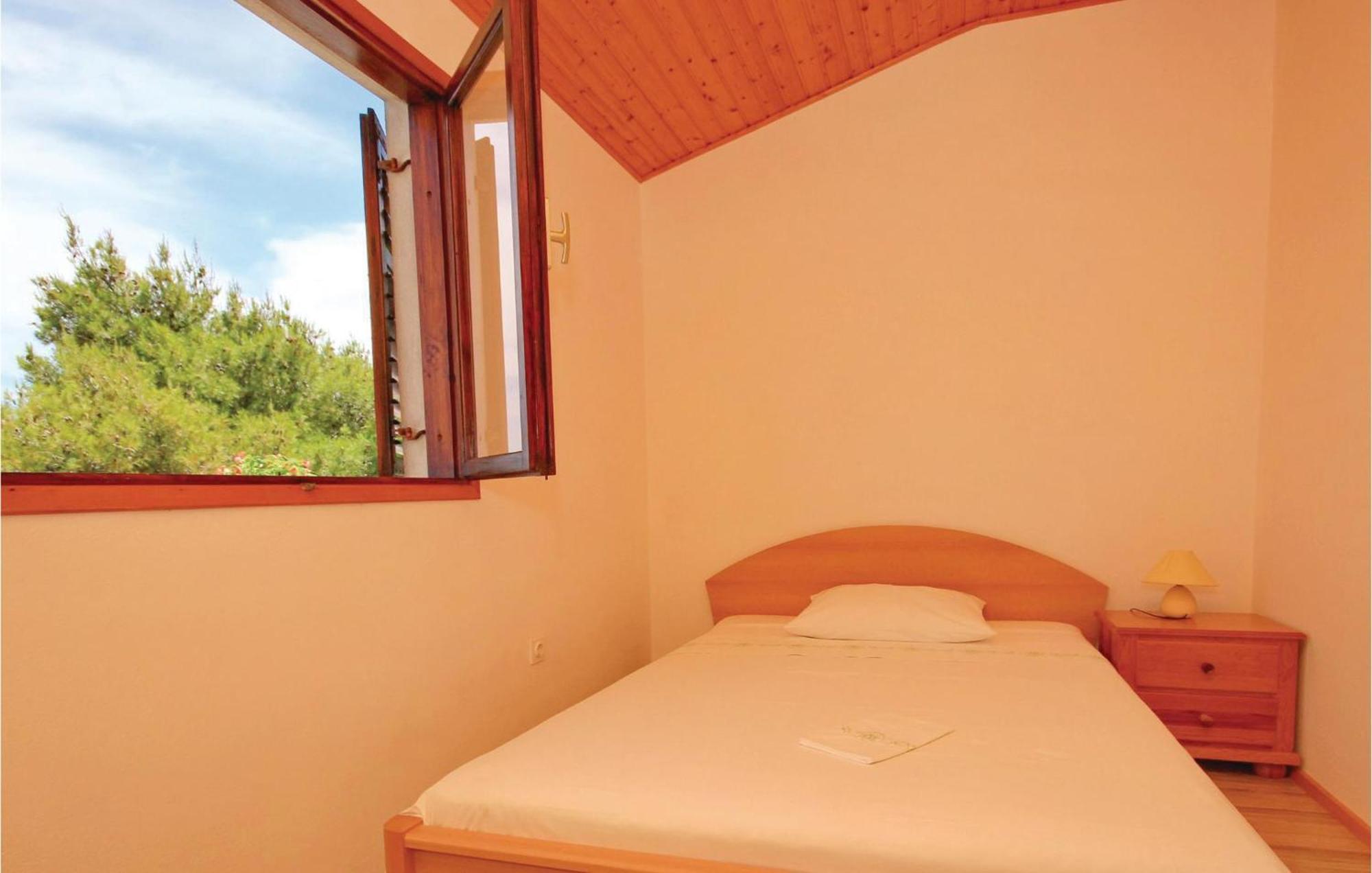 Gorgeous Apartment In Prigradica With Kitchen 외부 사진