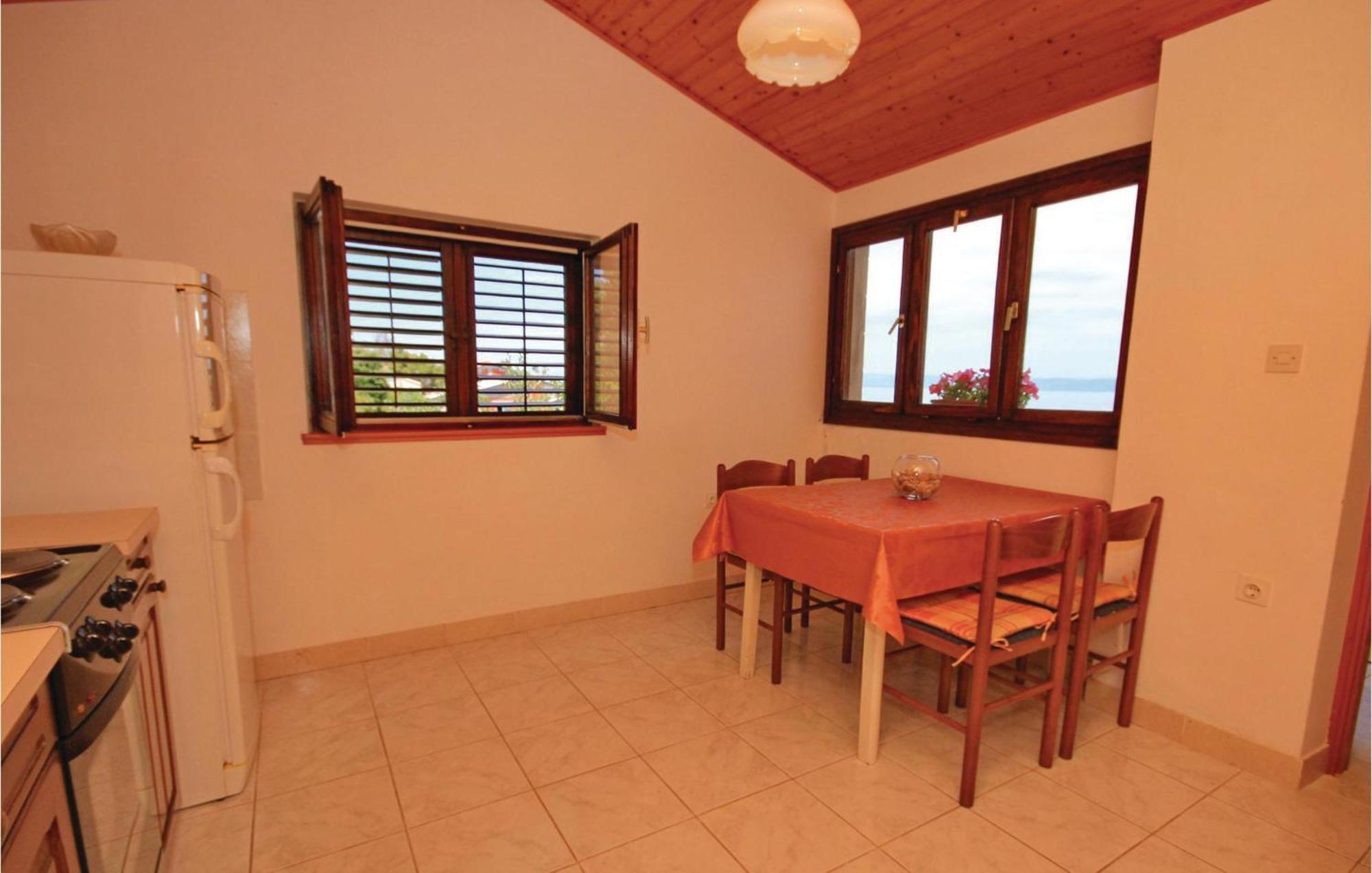 Gorgeous Apartment In Prigradica With Kitchen 외부 사진